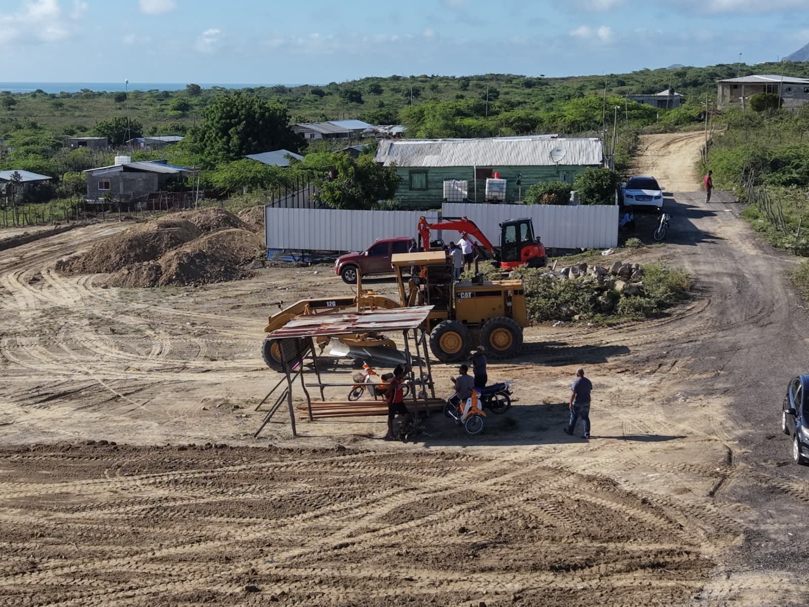 Equipo y maquinaria de construcción en el sitio